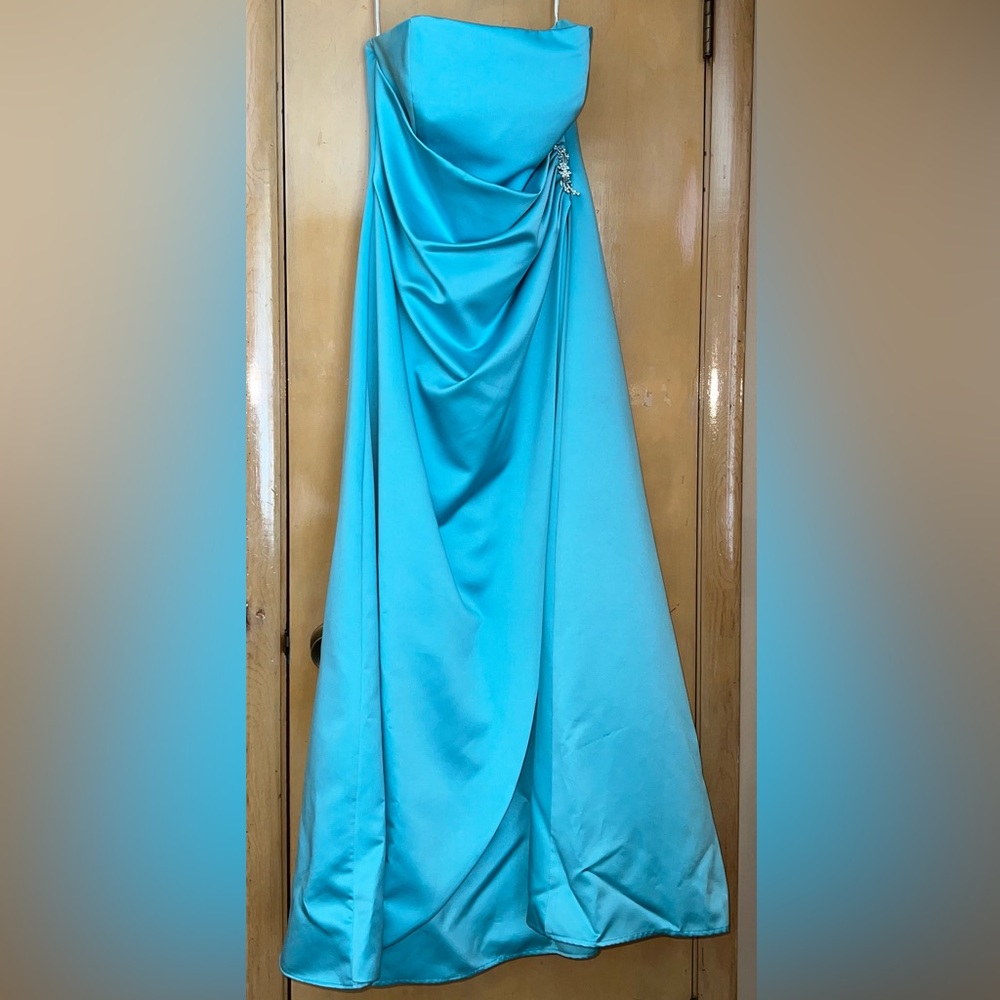 David's Bridal Strapless Turquoise Gown